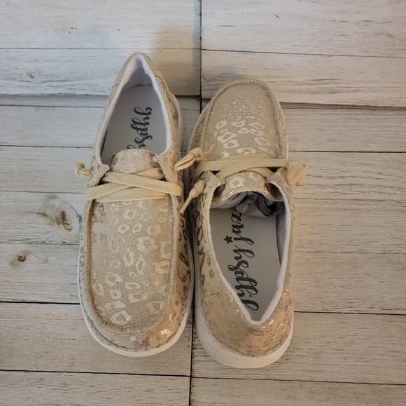 40% OFF SALE-GYPSY JAZZ- JAZZY CANVAS CHAMPAGNE SLIP ON SNEAKERS - Picture 5 of 6